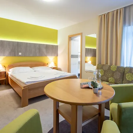 Sofia Hotel *