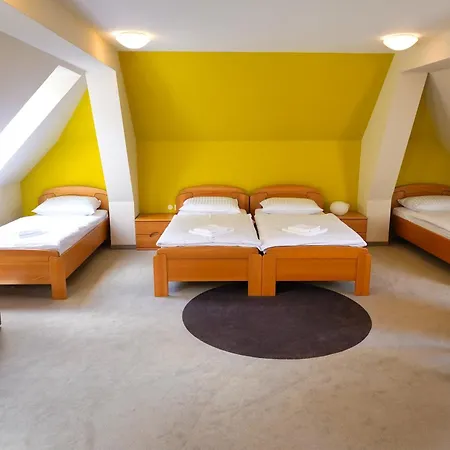 Sofia Hotel *